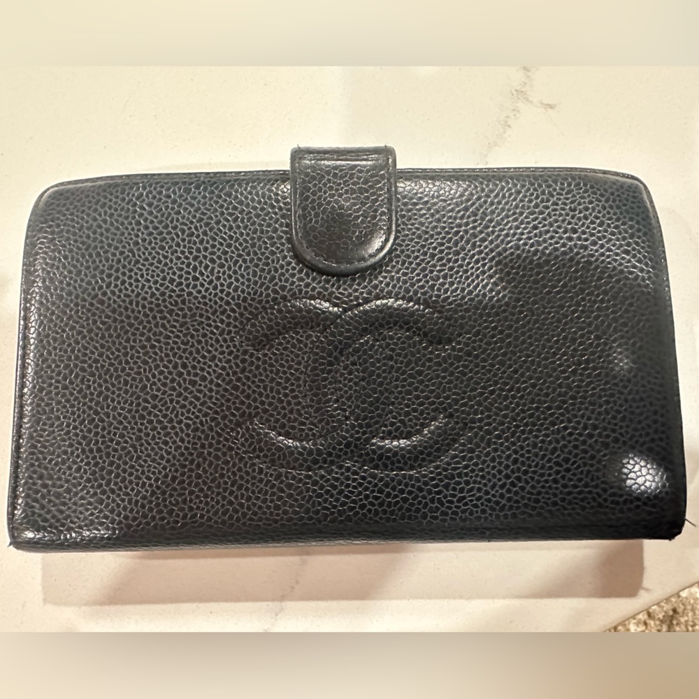 Black Caviar Vintage CC Wallet
